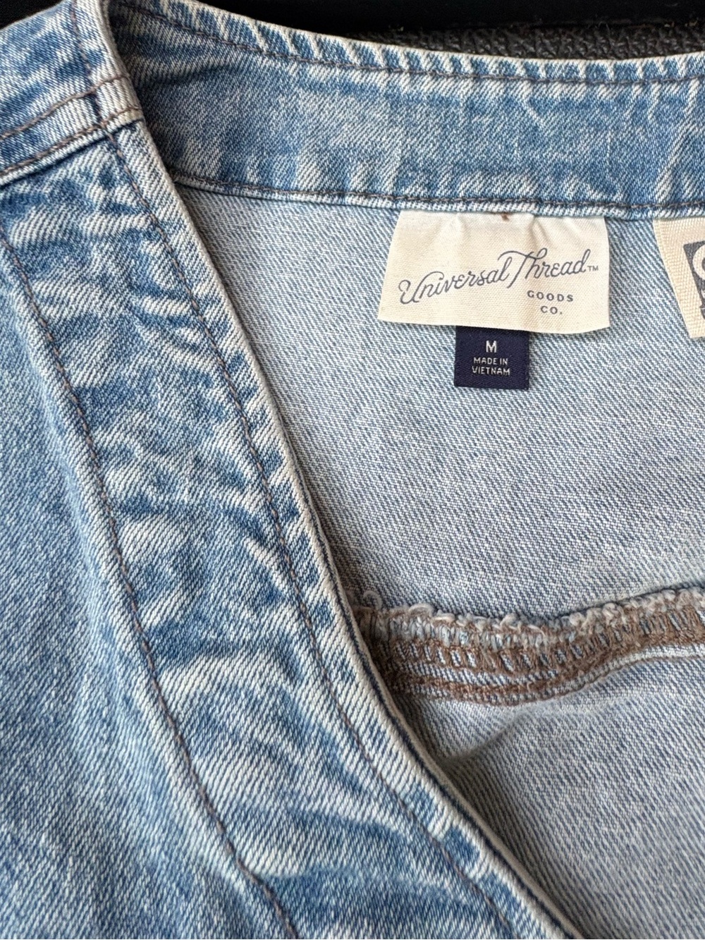 Universal thread women’s denim vest - Picture 3 of 3